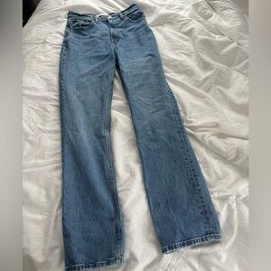 Abercrombie & Fitch Ultra High Rise 90s Straight Leg Jeans 2/26